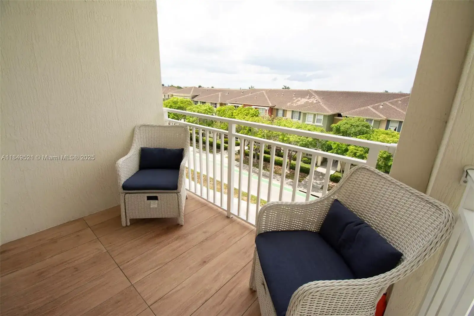 10950 NW 82nd St # 405, Doral FL 33178 photo 5