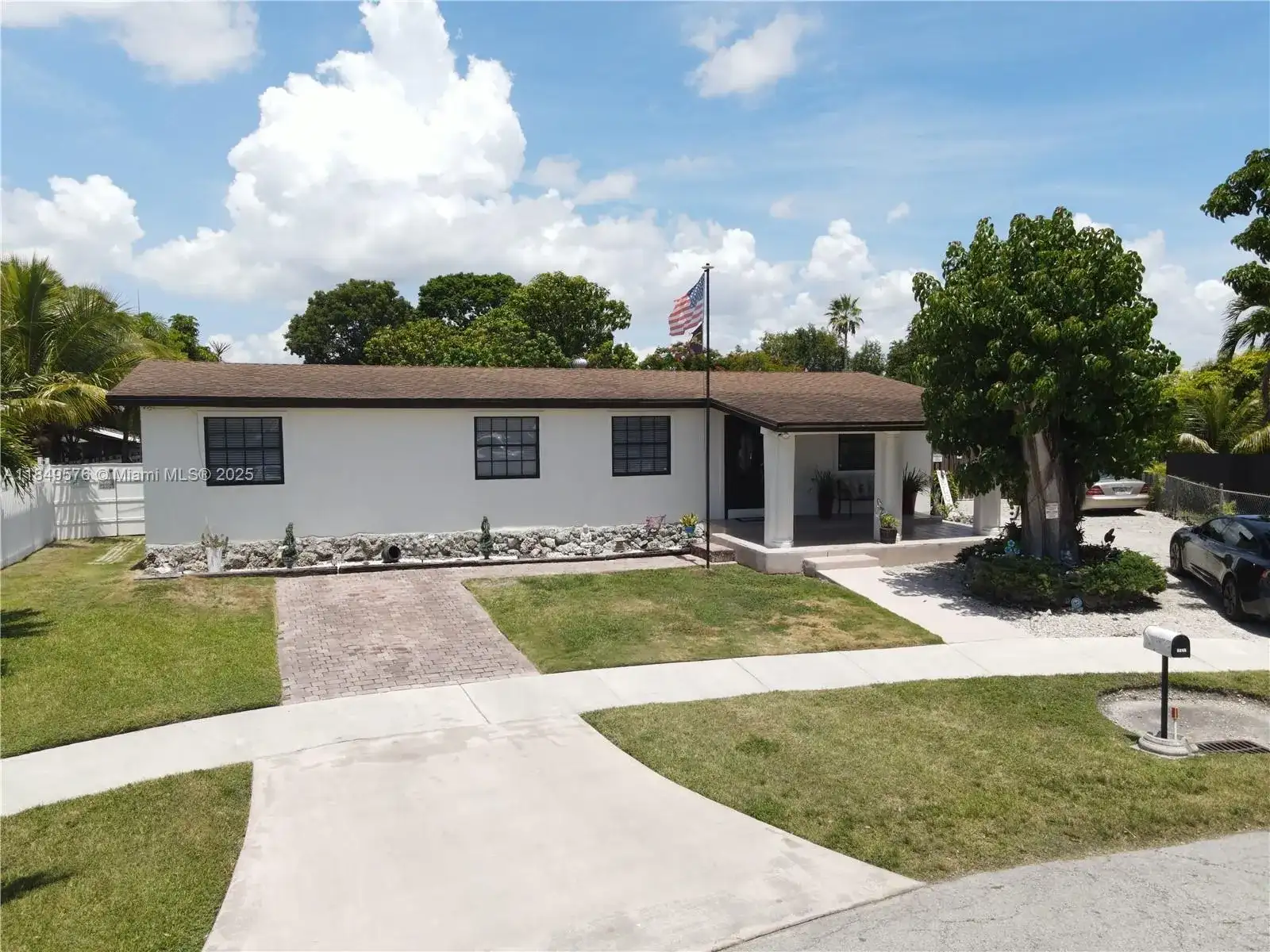 9971 SW 198th St, Cutler Bay FL 33157 photo 2