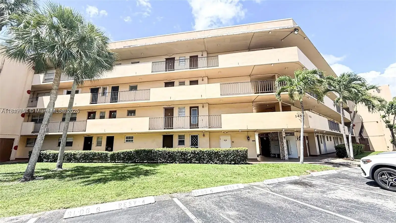 1450 NE 191st St # 404, Miami FL 33179 photo 4