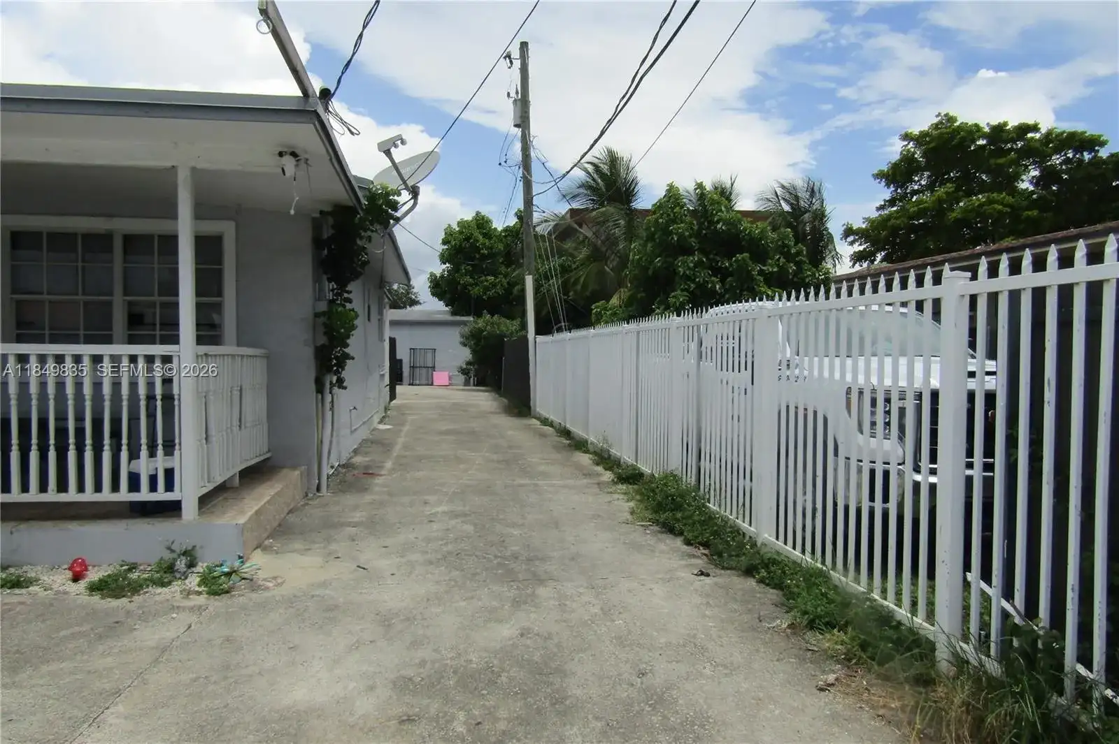 2223 NW 32nd St, Miami FL 33142 photo 3