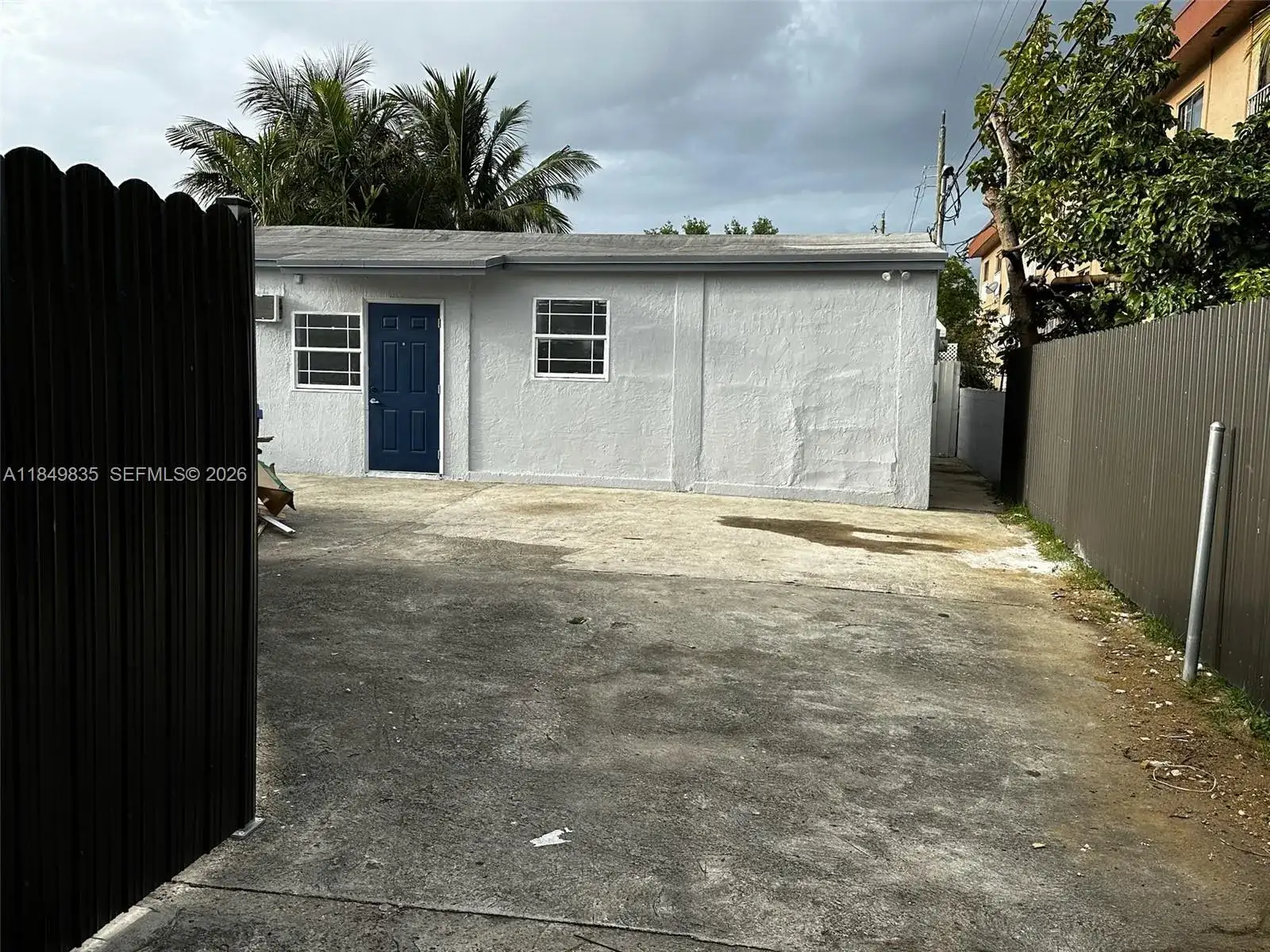 2223 NW 32nd St, Miami FL 33142 photo 4