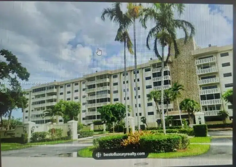 800 NE 195th St # 215, Miami FL 33179 photo 2