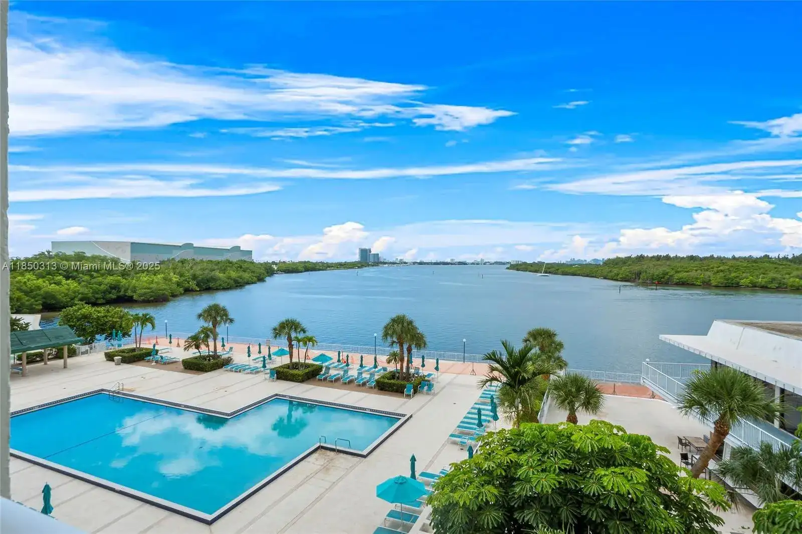 300 Bayview Dr # 509, Sunny Isles Beach FL 33160 photo 2
