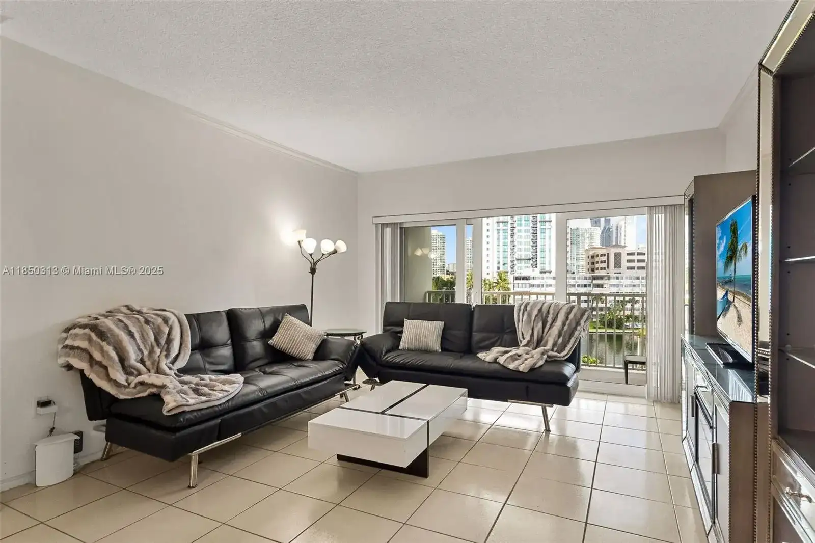300 Bayview Dr # 509, Sunny Isles Beach FL 33160 photo 4