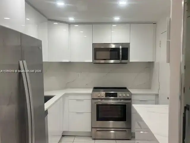 300 Bayview Dr # 509, Sunny Isles Beach FL 33160 photo 5
