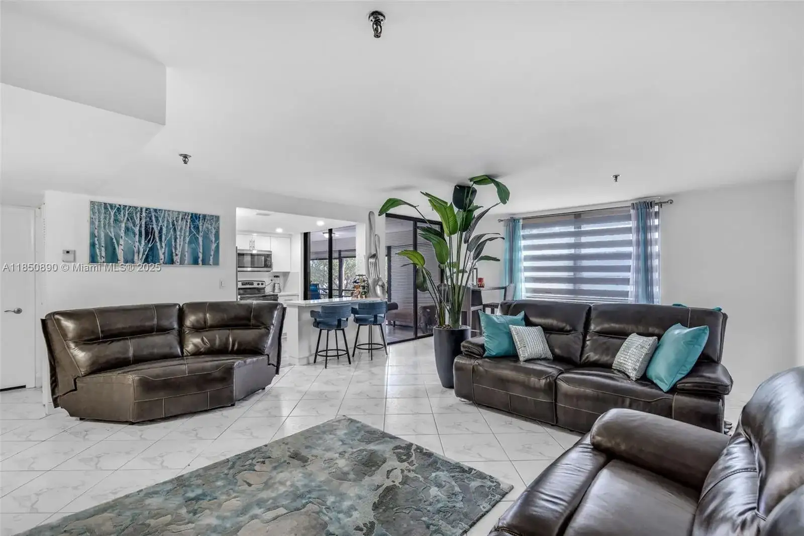 661 NE 195th St # 312, Miami FL 33179 photo 2