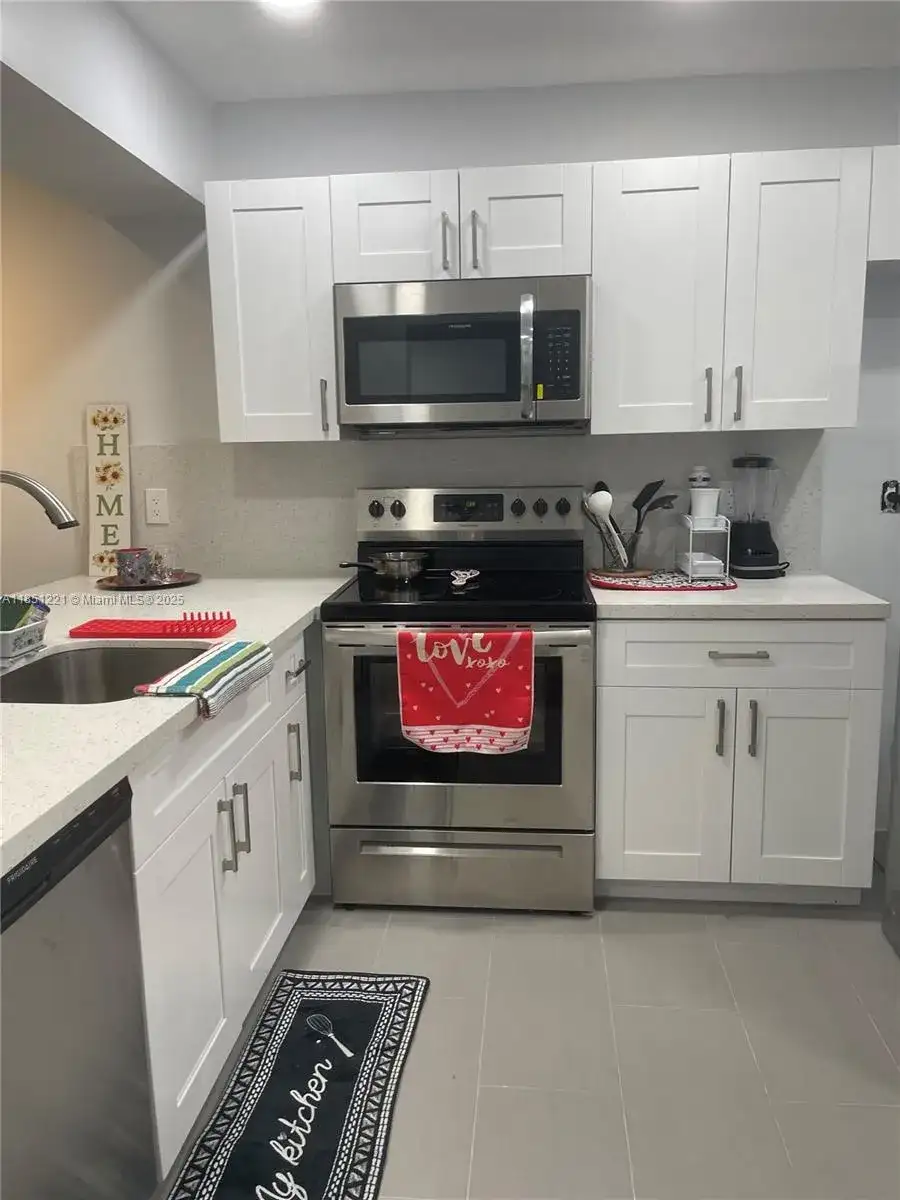 1102 Bahama Bnd # D2, Coconut Creek FL 33066 photo 5