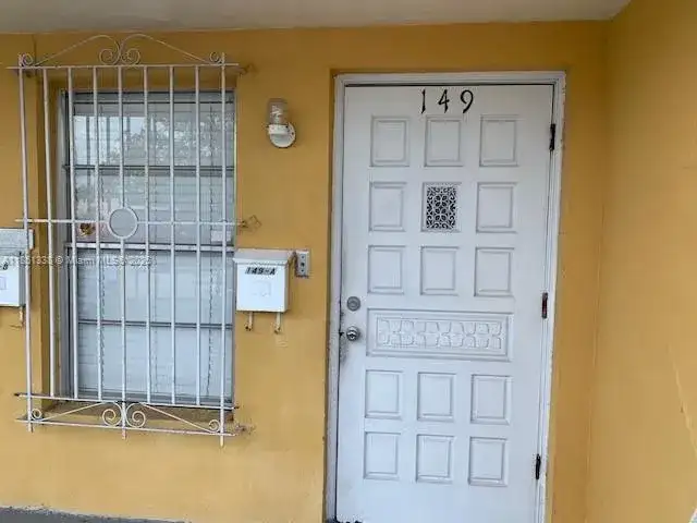 149 Bentley Dr # 151, Miami Springs FL 33166 photo 2