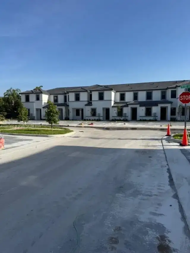 1037 NW 1 ave, Florida City FL 33034 photo 4
