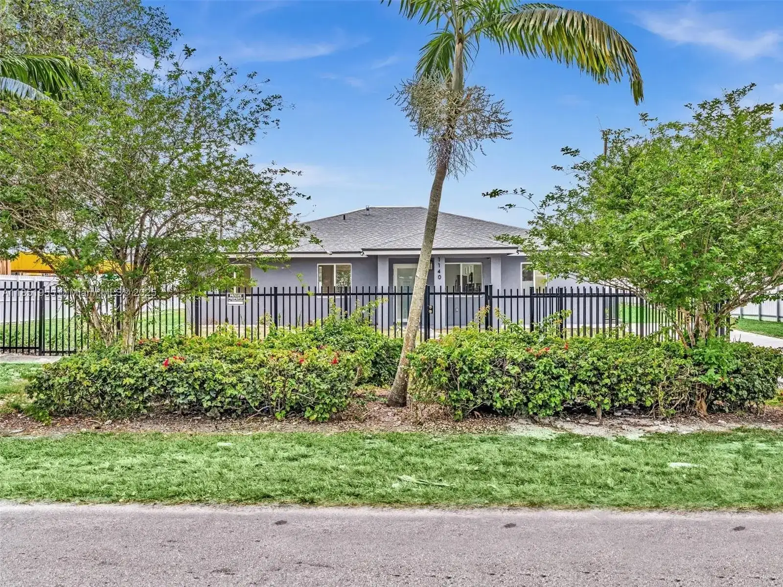 1140 NE 139th St, North Miami FL 33161 photo 2