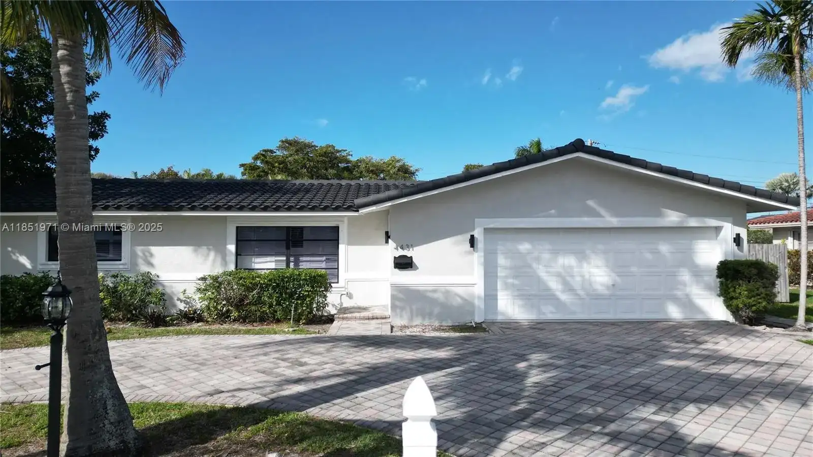 4431 NE 28th Ave, Lighthouse Point FL 33064 photo 2