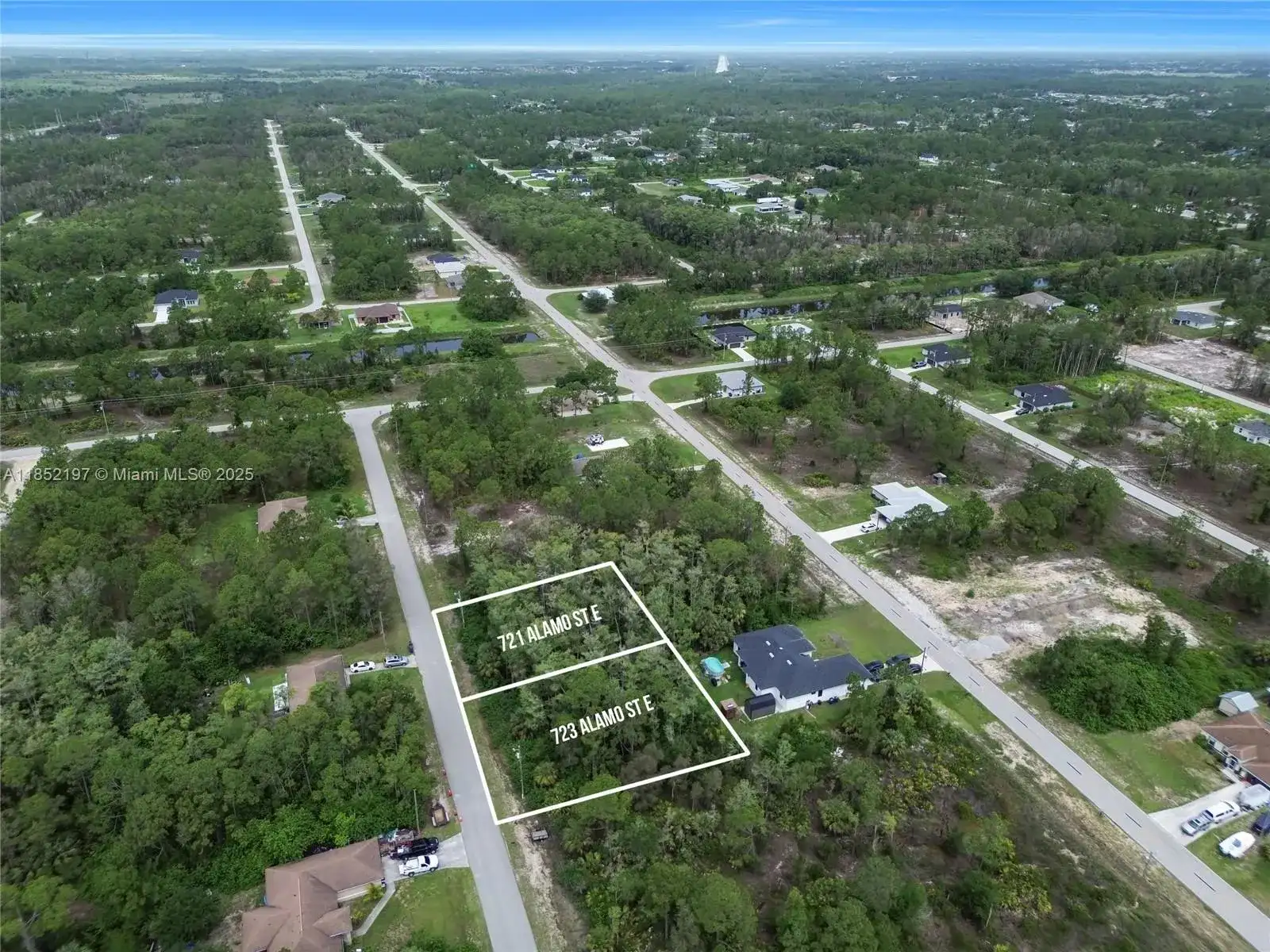 723 Alamo ST E, Lehigh Acres FL 33974 photo 5
