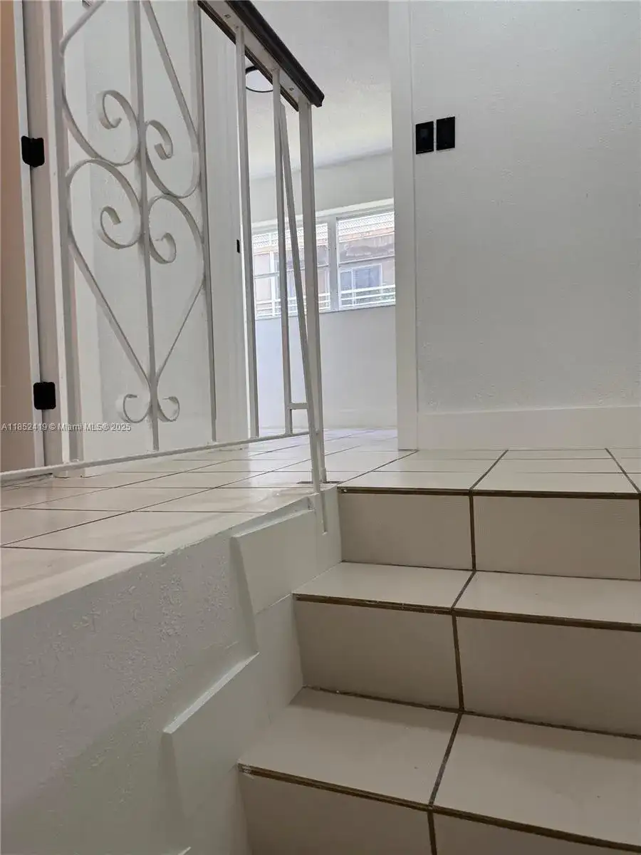6625 W 4th Ave # 204, Hialeah FL 33012 photo 3