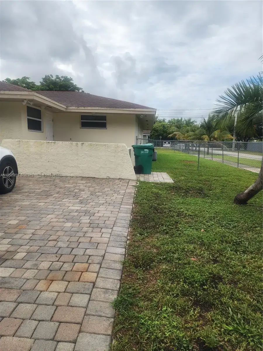 5780 SW 61st St # 2, Miami FL 33143 photo 4