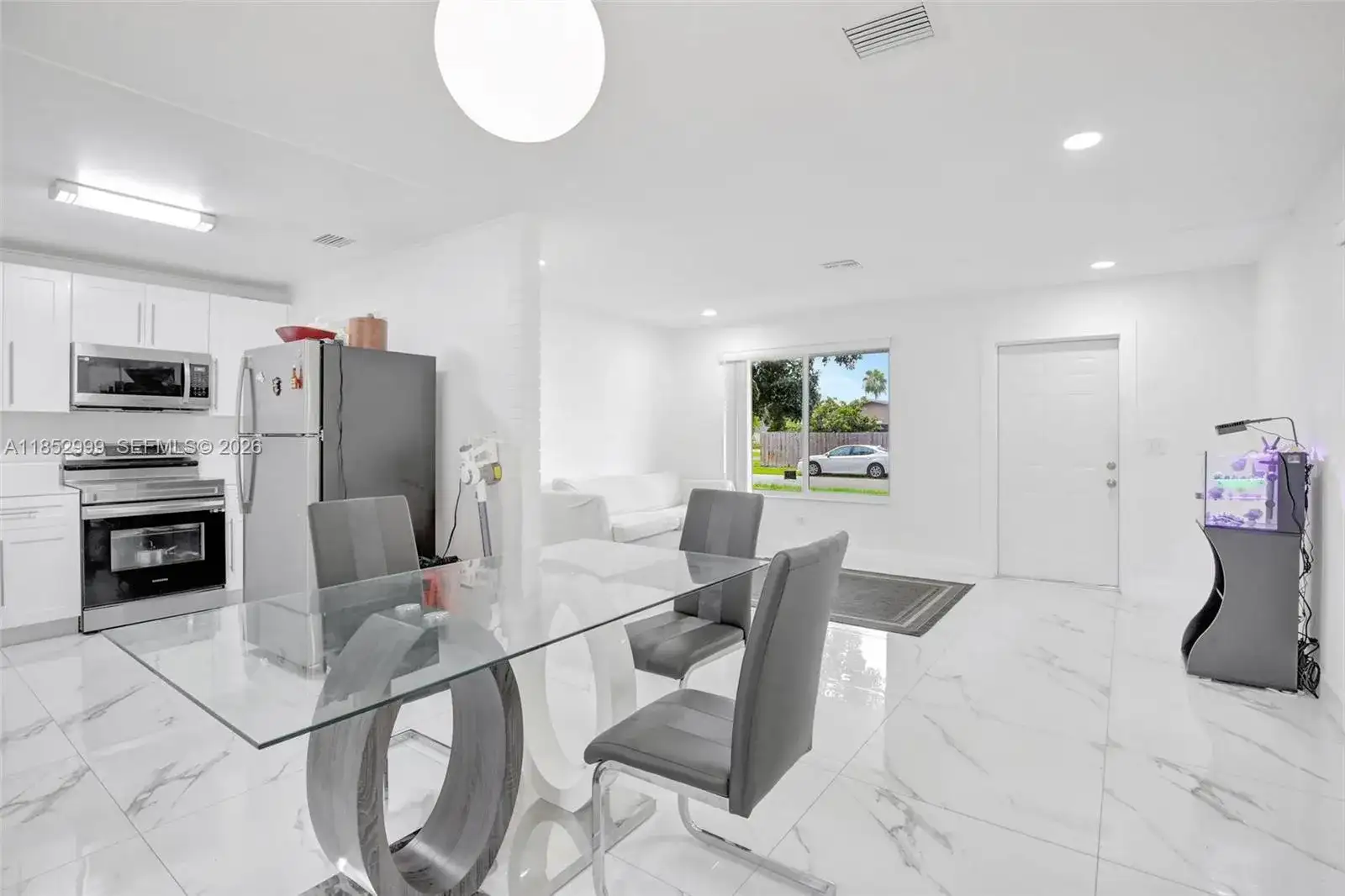 311 SW 68th Ter, Pembroke Pines FL 33023 photo 4