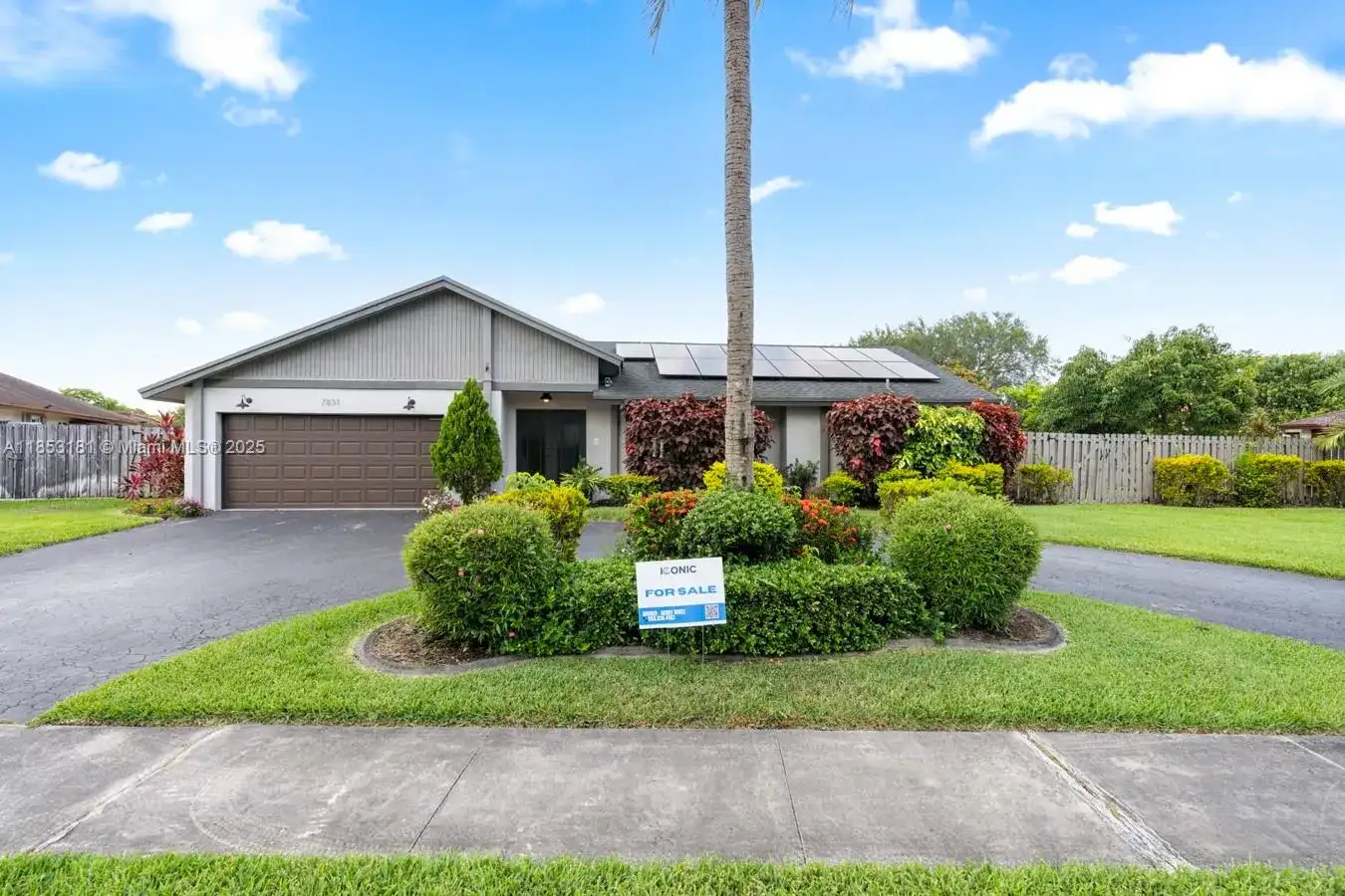 7831 NW 11th Ct, Plantation FL 33322 photo 2