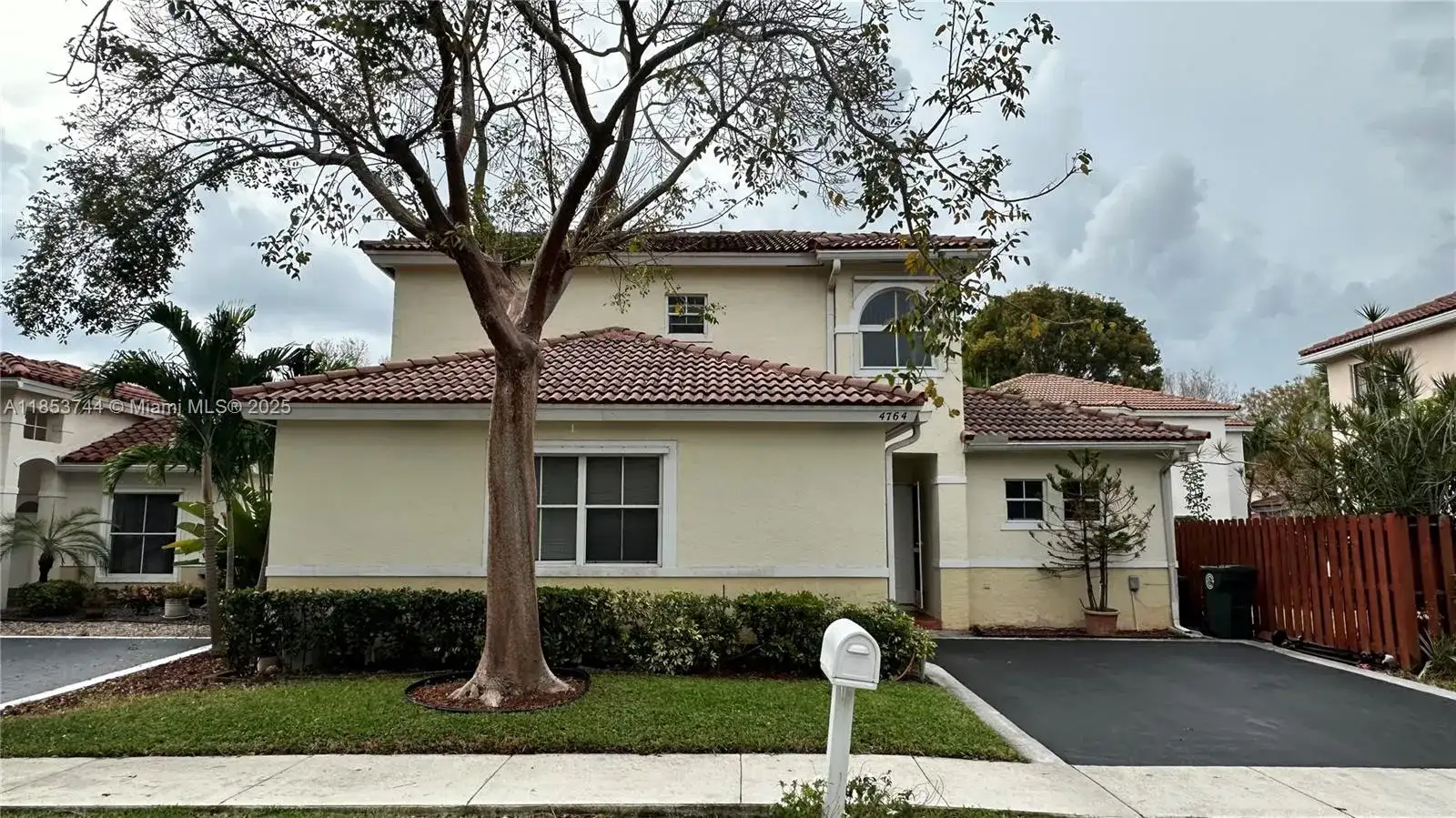 4764 NW 6th Pl, Coconut Creek FL 33063 photo 2