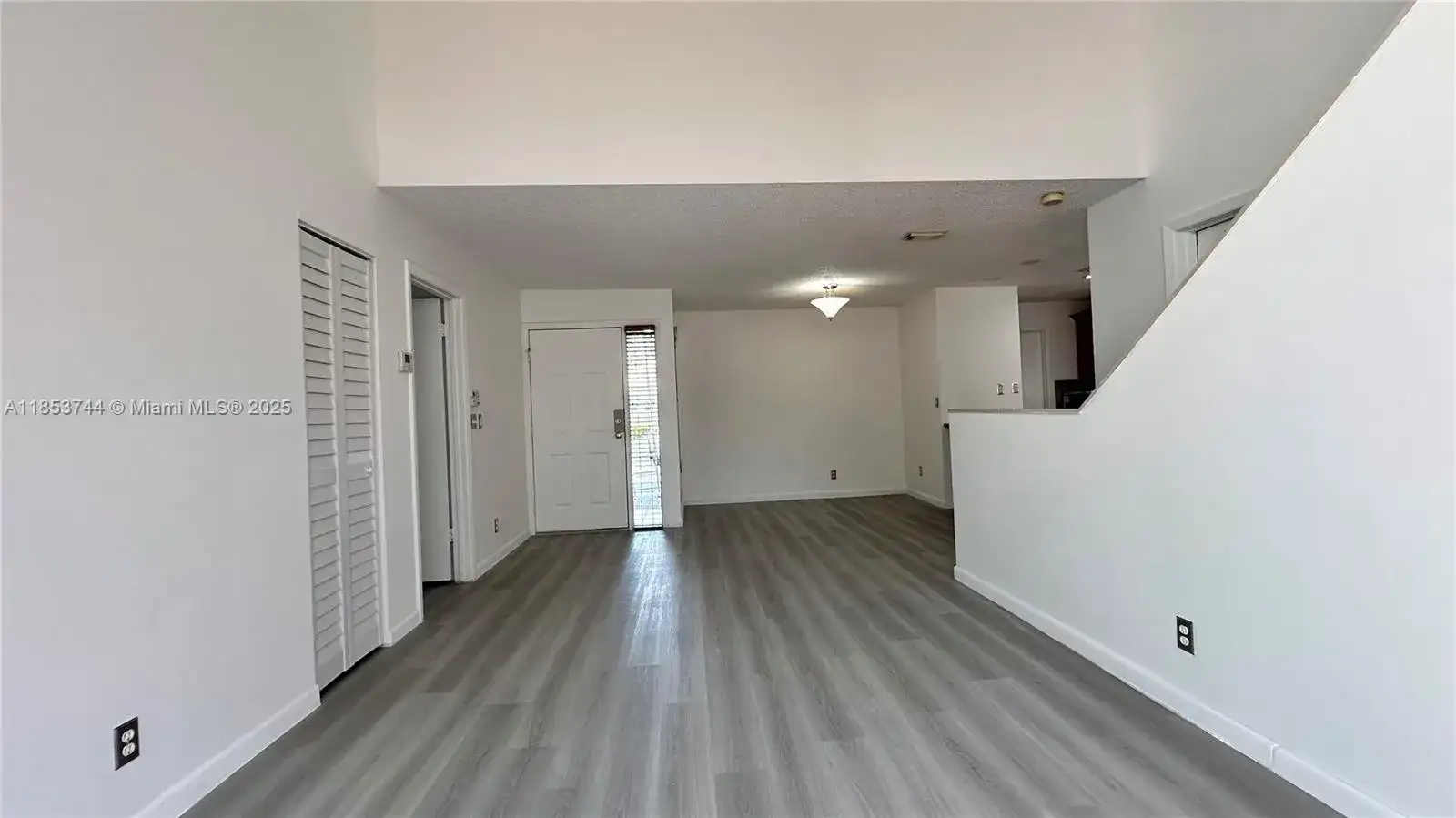 4764 NW 6th Pl, Coconut Creek FL 33063 photo 4