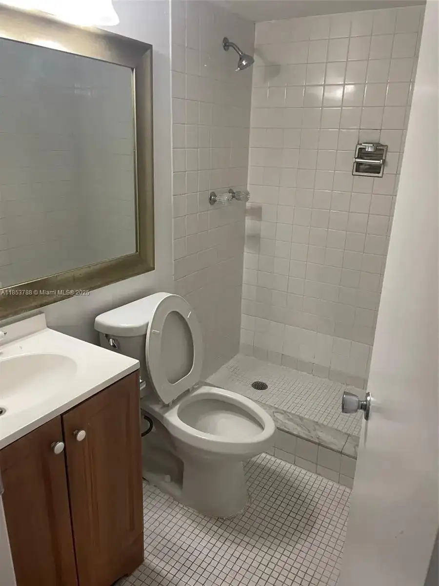 1075 Riverside Dr # 203, Coral Springs FL 33071 photo 3