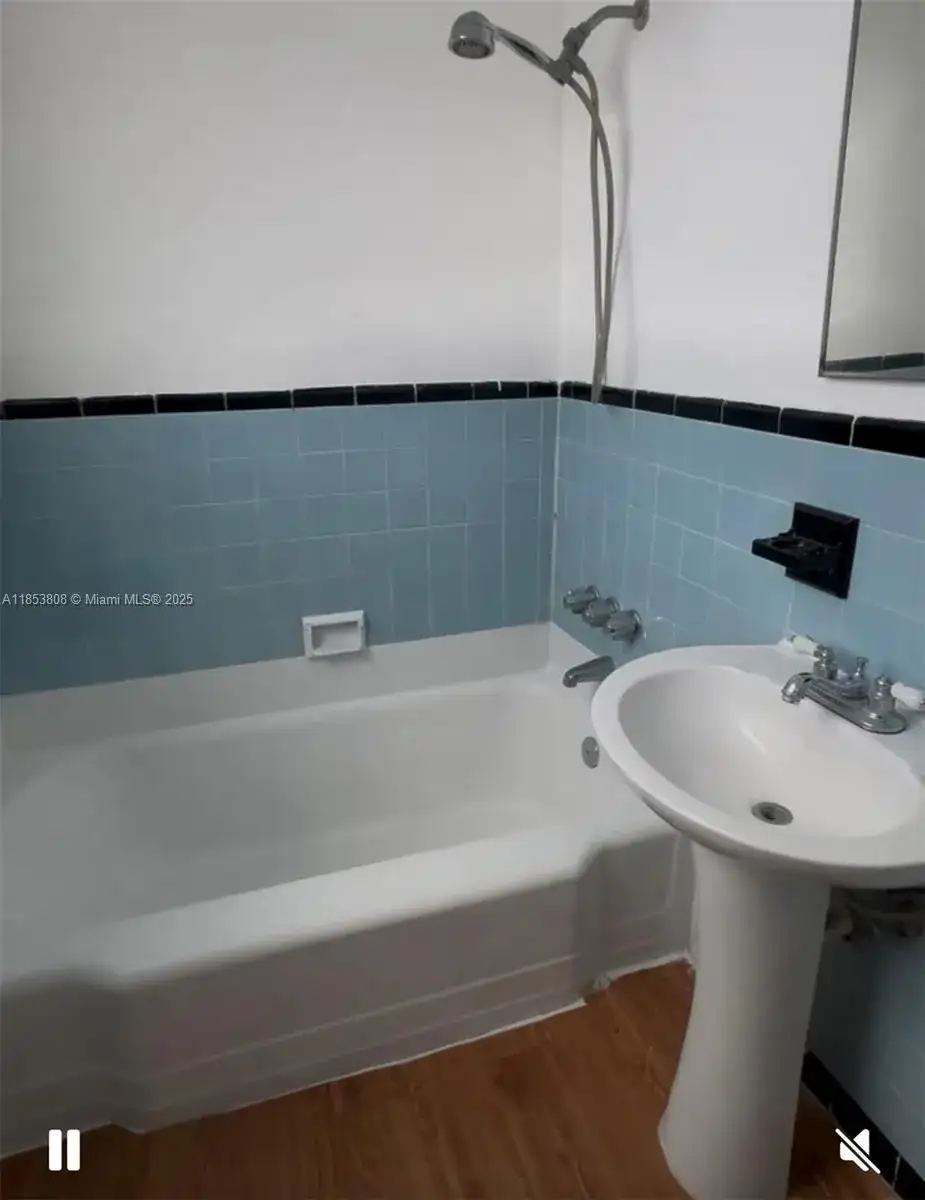 1611 Pennsylvania Ave # 6, Miami Beach FL 33139 photo 2