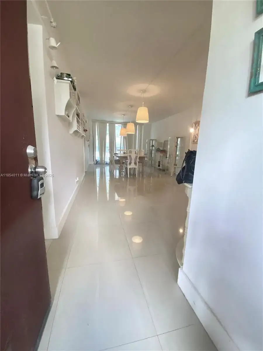 3301 N Country Club Dr # 112, Aventura FL 33180 photo 2