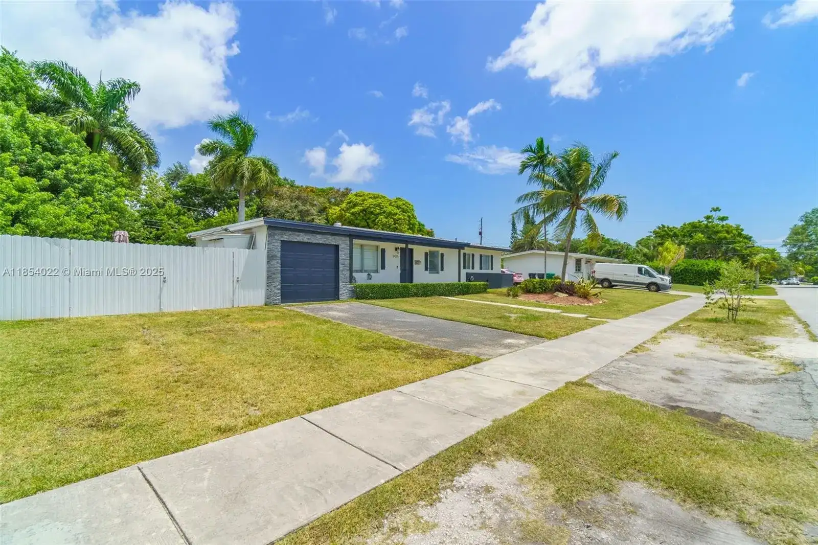 9435 SW 181st Ter, Palmetto Bay FL 33157 photo 3