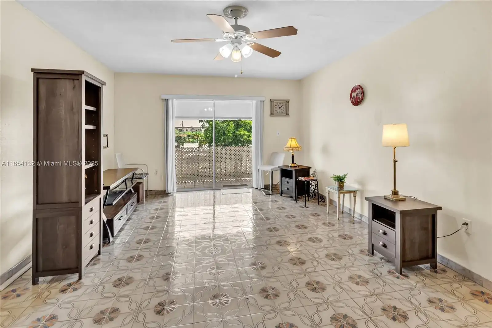 1855 W 62nd St # 306, Hialeah FL 33012 photo 3