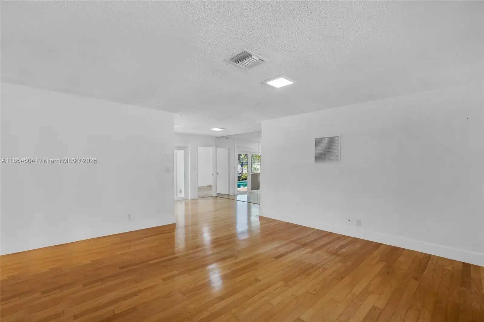 2020 NW 33rd Ct, Oakland Park FL 33309 photo 5