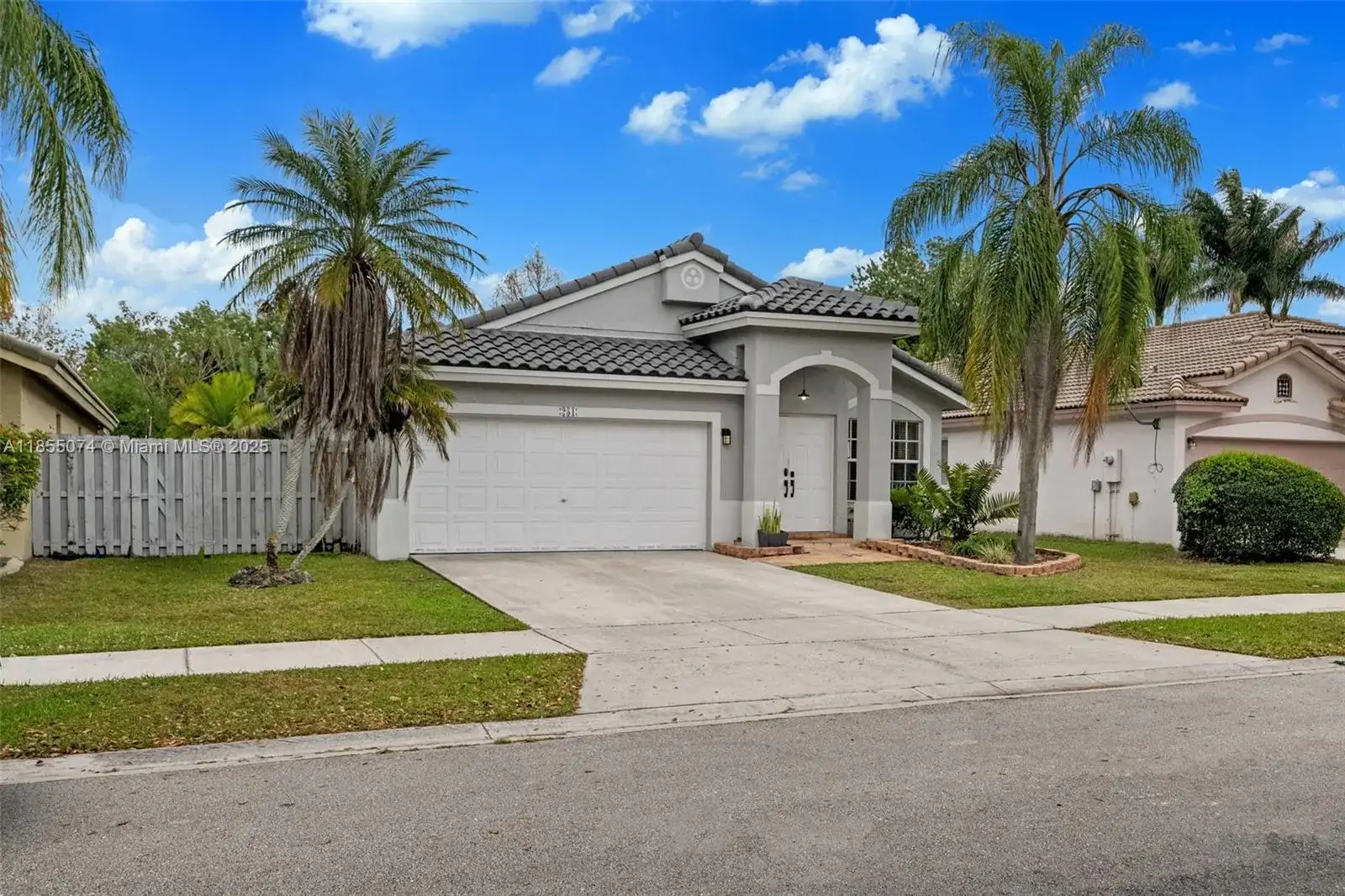 251 SW 203rd Ave, Pembroke Pines FL 33029 photo 2