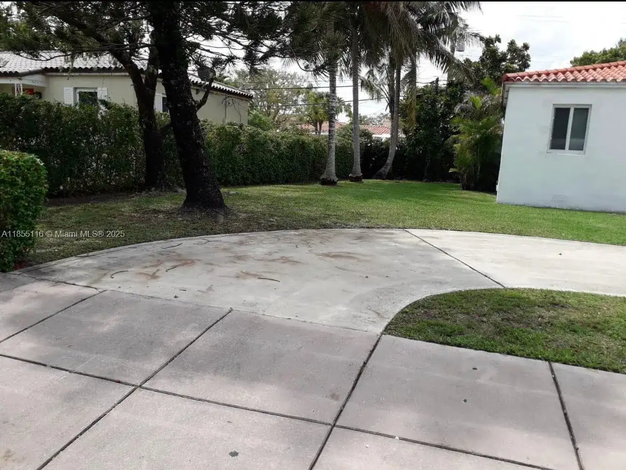 702 Boabadilla St, Coral Gables FL 33134 photo 3