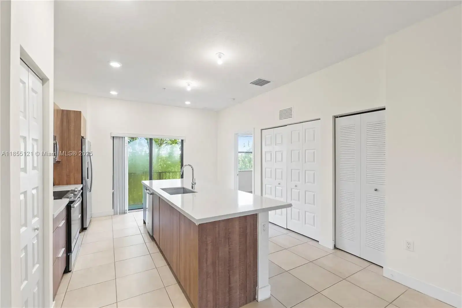 7831 NW 104th Ave # 22, Doral FL 33178 photo 4