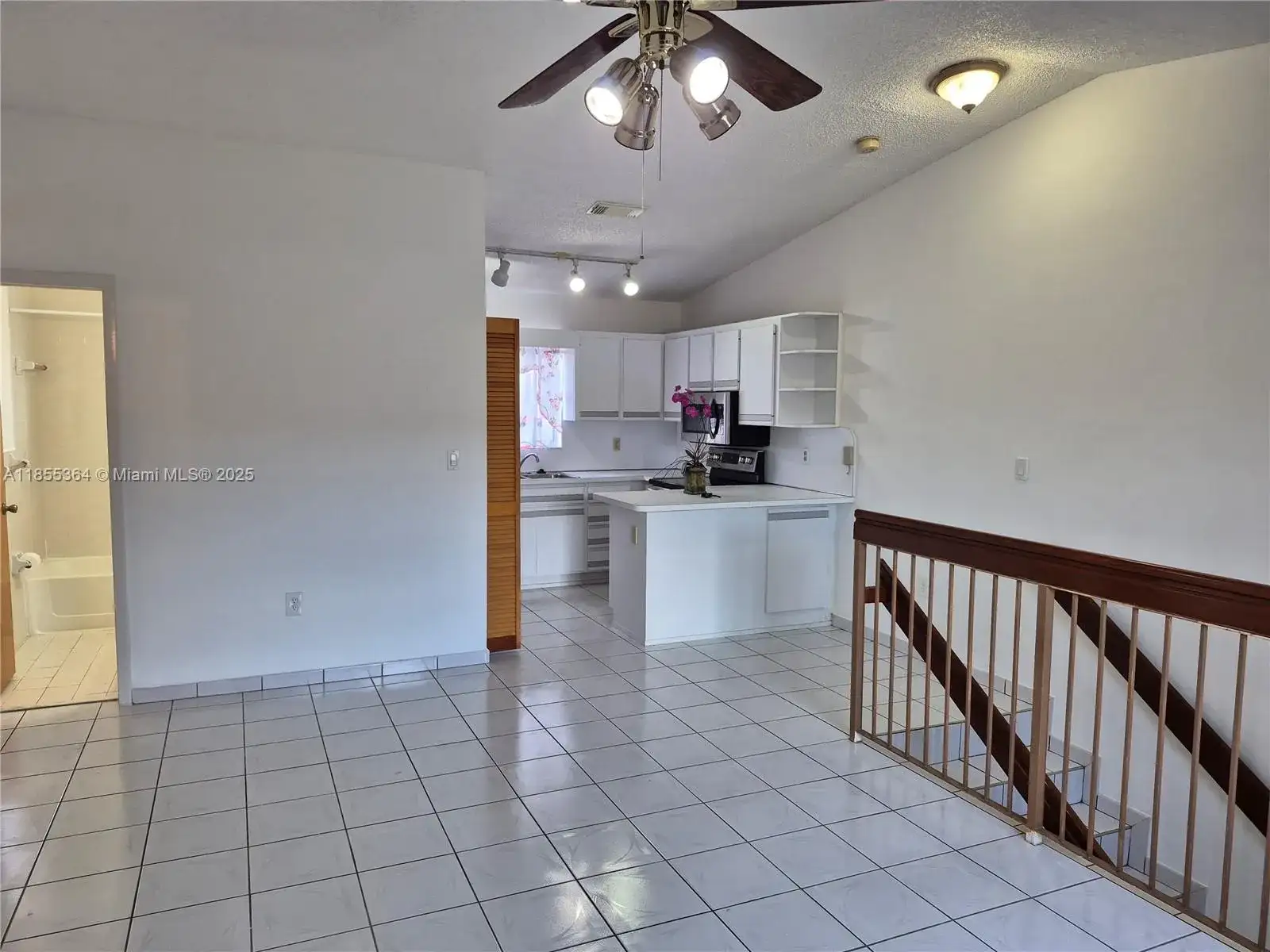 2246 W 74th St # 10, Hialeah FL 33016 photo 3