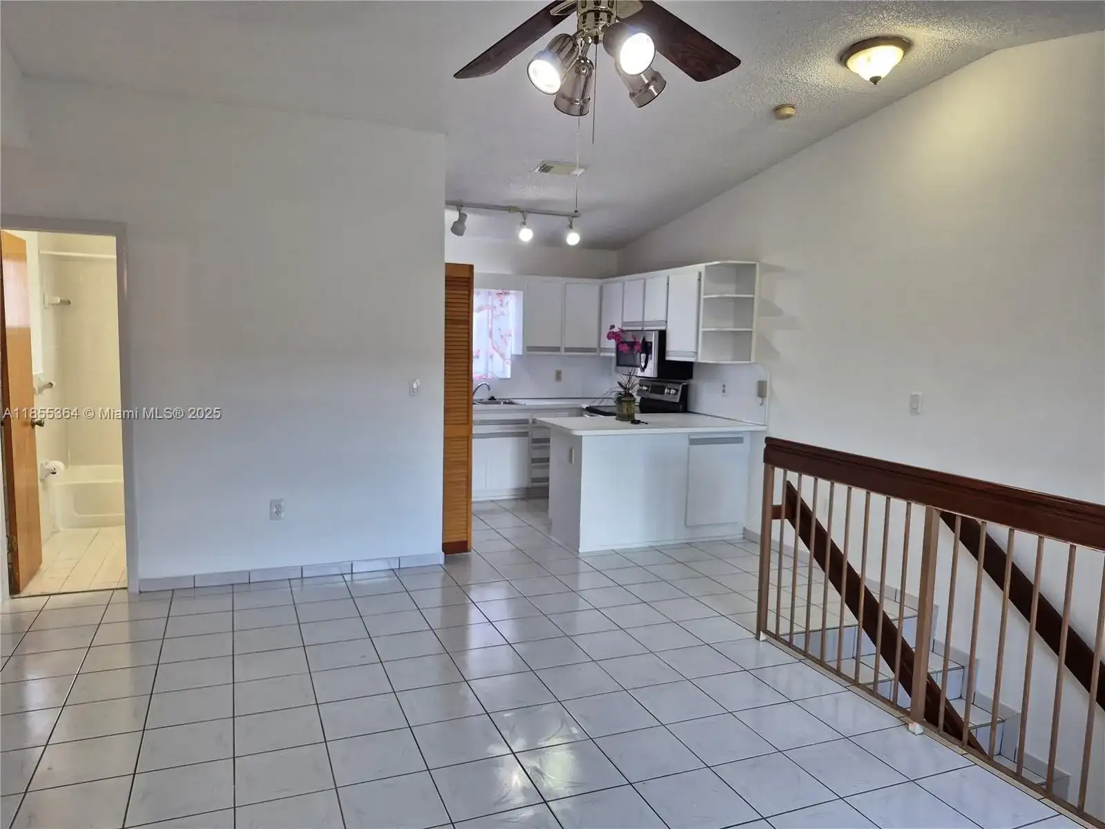 2246 W 74th St # 10, Hialeah FL 33016 photo 4