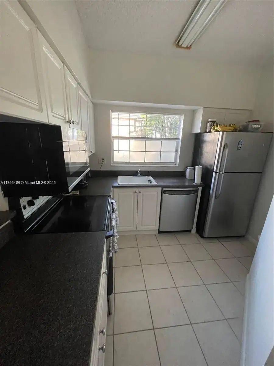 2361 NW 96th Ter # 18A, Pembroke Pines FL 33024 photo 3