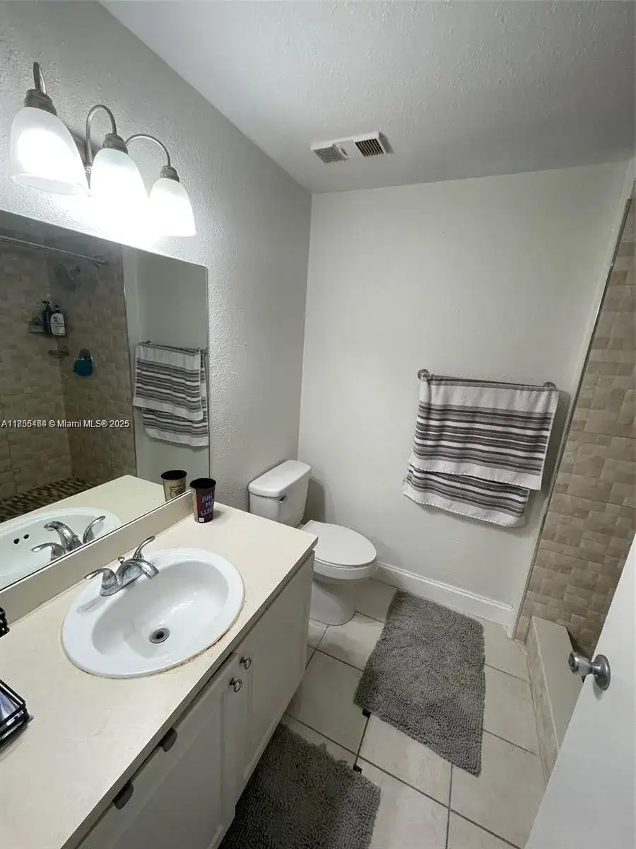 2361 NW 96th Ter # 18A, Pembroke Pines FL 33024 photo 4