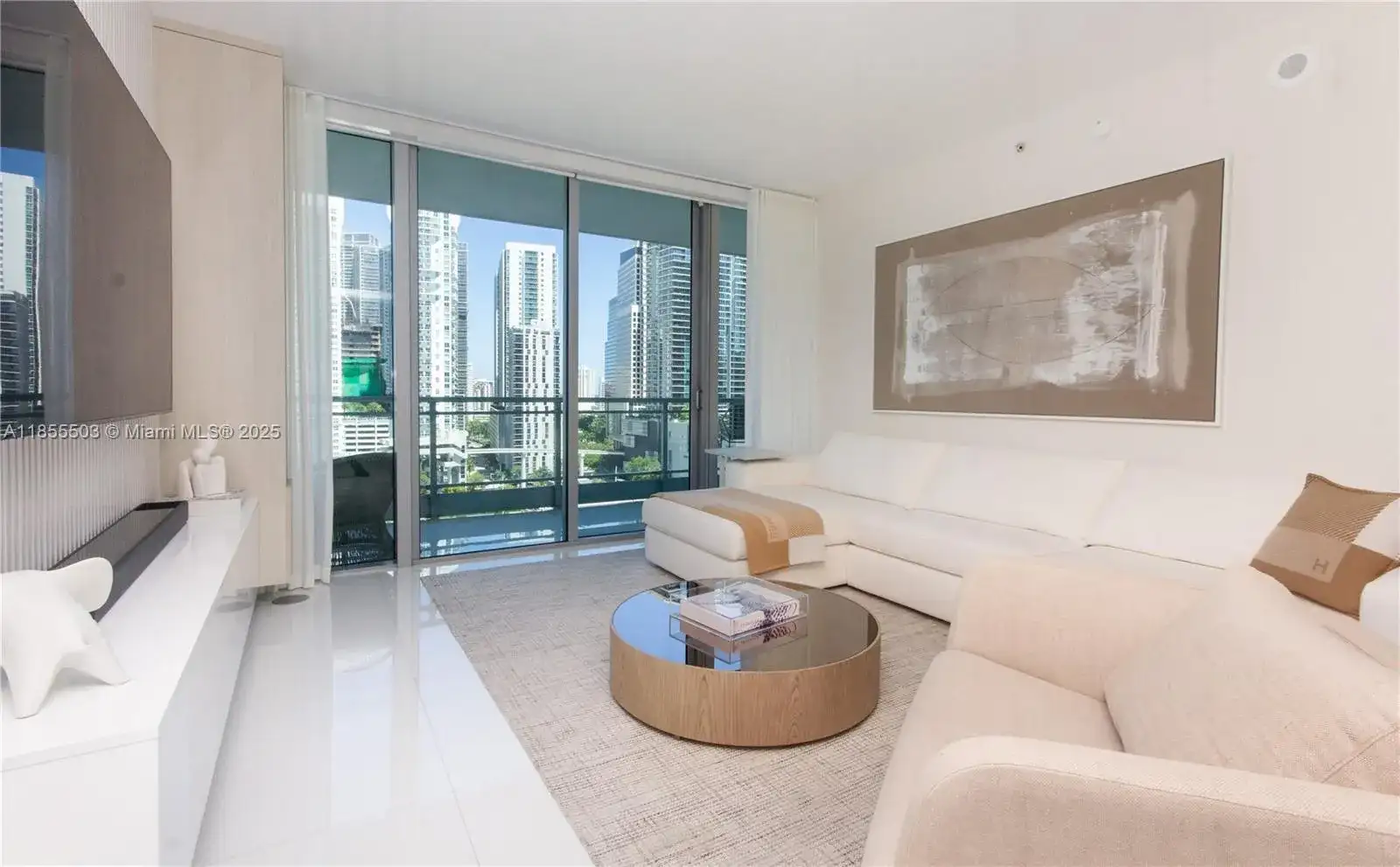 92 SW 3rd St # 1711, Miami FL 33130 photo 2