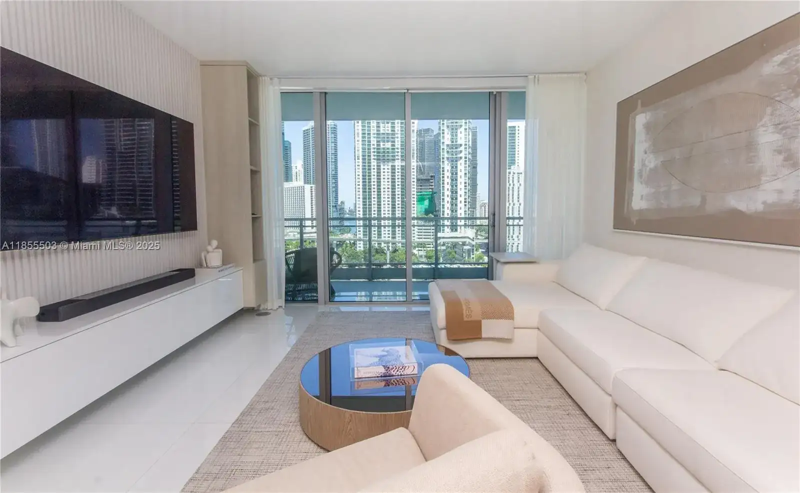 92 SW 3rd St # 1711, Miami FL 33130 photo 3