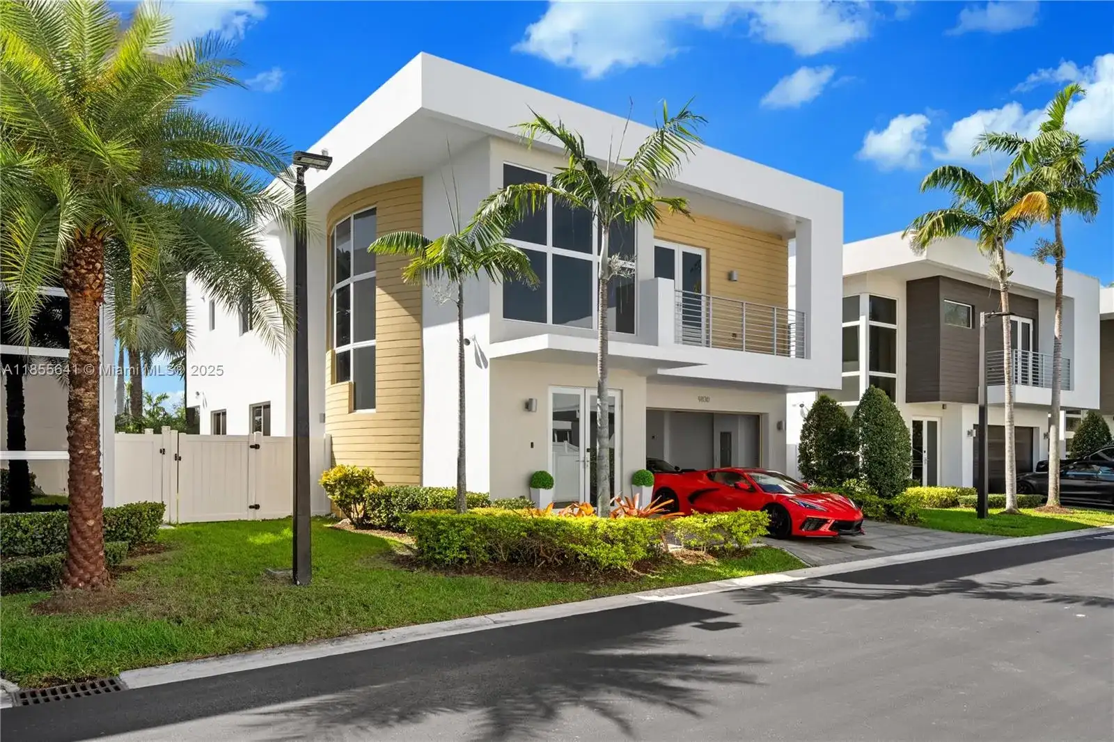 9830 NW 74th Ter, Doral FL 33178 photo 2