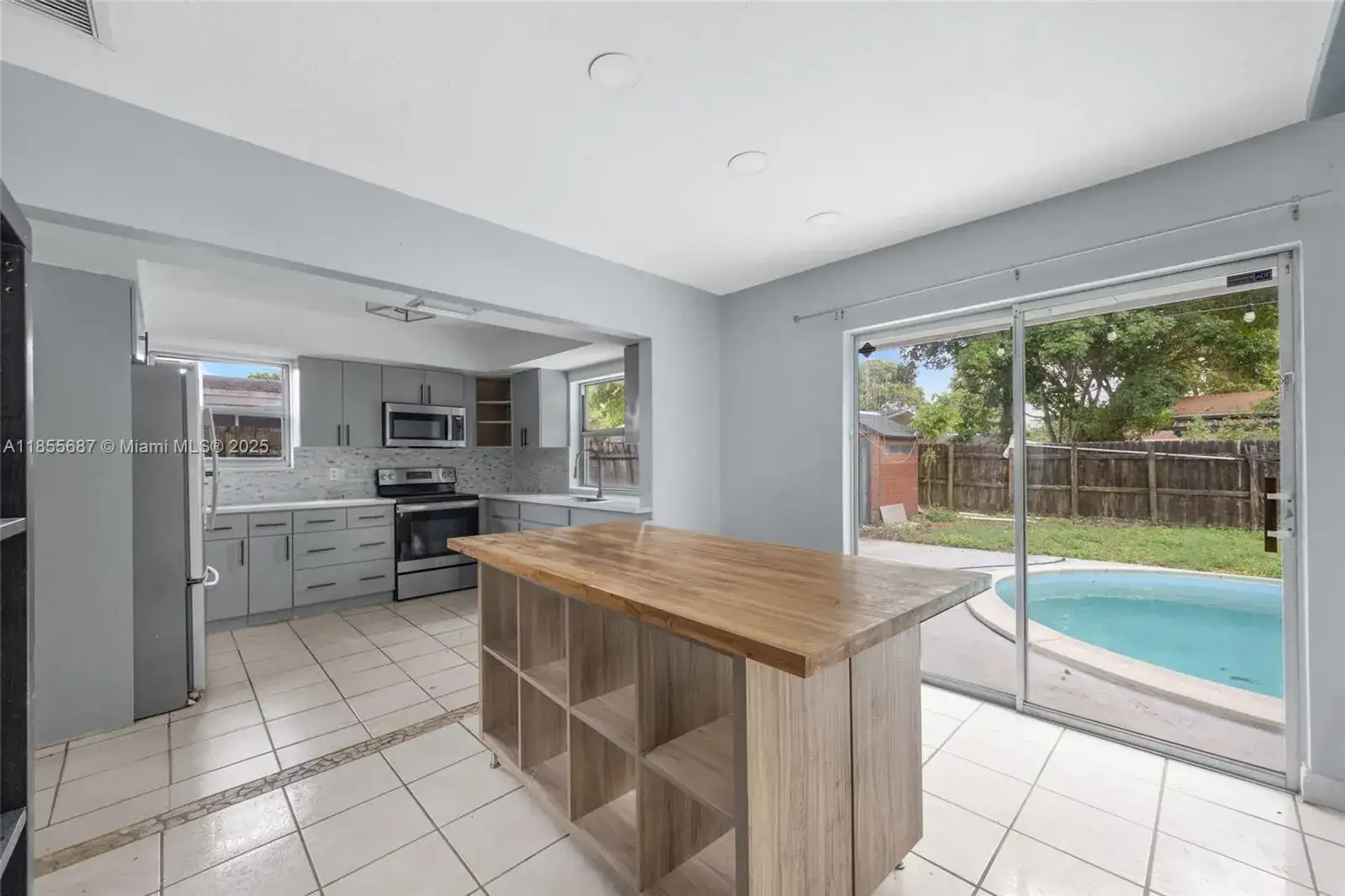 4210 NW 23rd St, Lauderhill FL 33313 photo 4