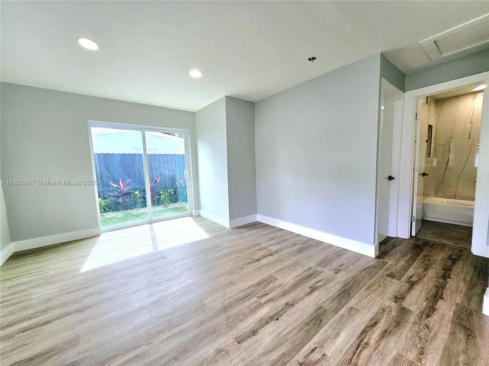 2865 NE 13th Ave, Pompano Beach FL 33064 photo 3