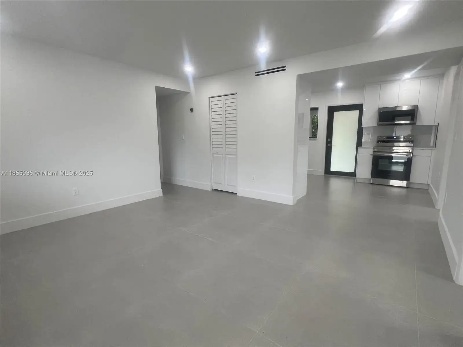 13380 NW 32nd Ave, Opa-Locka FL 33054 photo 3