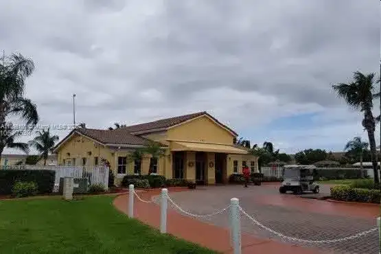 1666 SE 27 CT # 108, Florida City FL 33035 photo 3