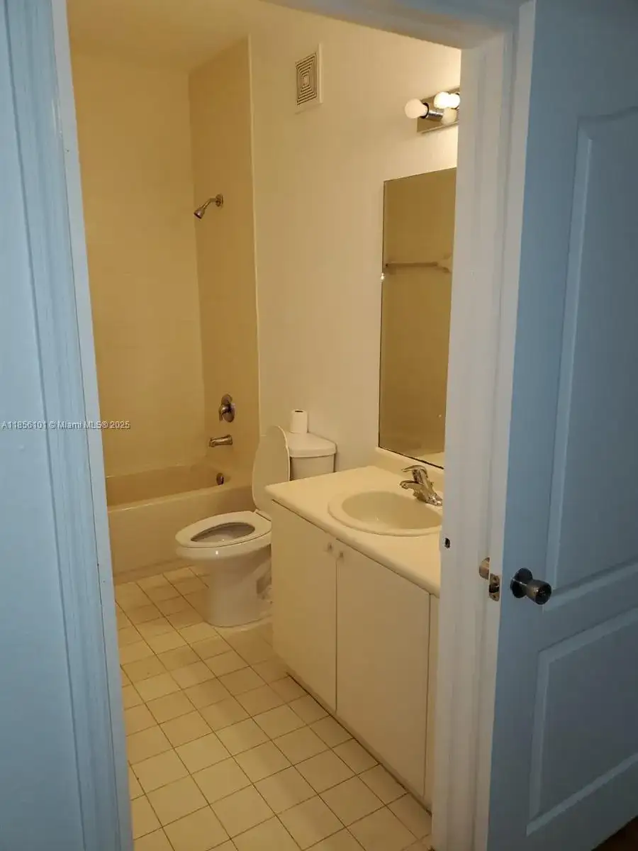 1666 SE 27 CT # 108, Florida City FL 33035 photo 4