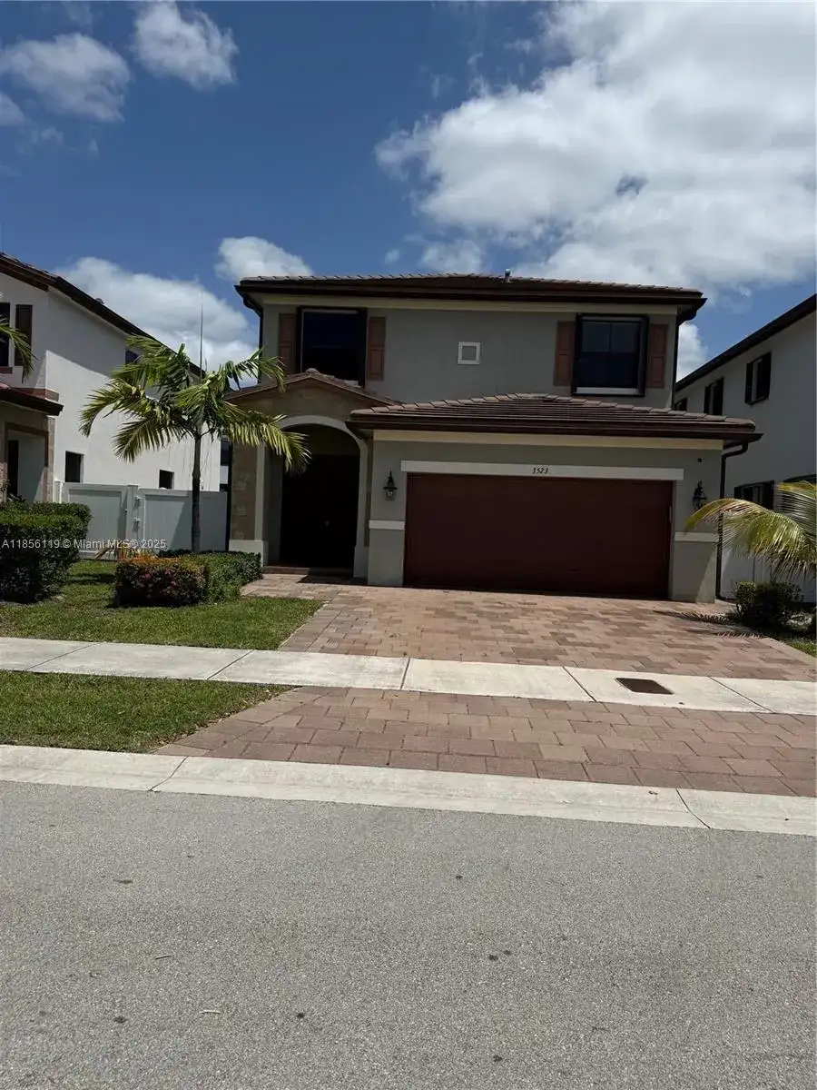 3523 W 105th Pl # 3523, Hialeah FL 33018 photo 2