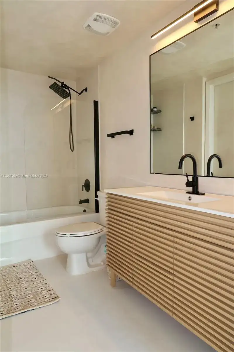 1861 NW S River Dr # 2505, Miami FL 33125 photo 3