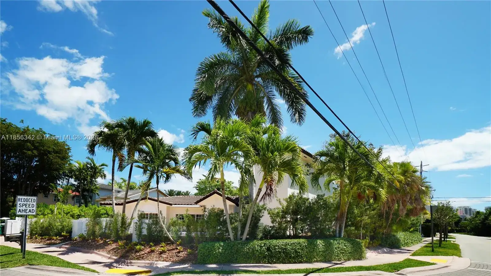 691 Ridgewood Rd, Key Biscayne FL 33149 photo 2
