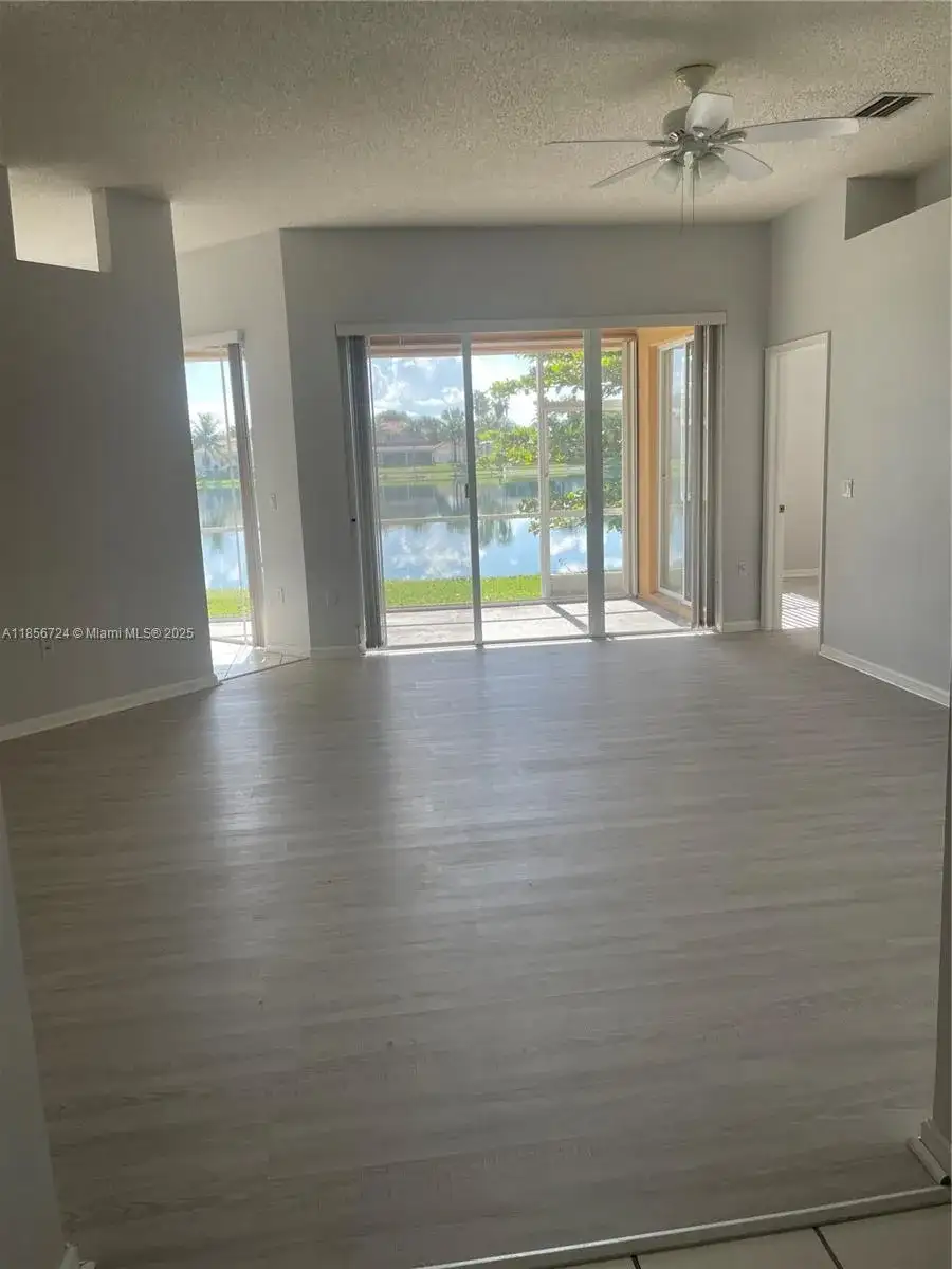 575 SE 29th Dr, Homestead FL 33033 photo 5