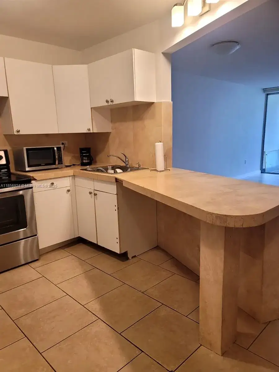1690 NE 191st St # 1, Miami FL 33179 photo 3