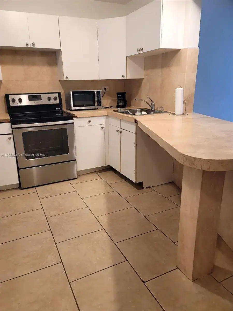 1690 NE 191st St # 1, Miami FL 33179 photo 5