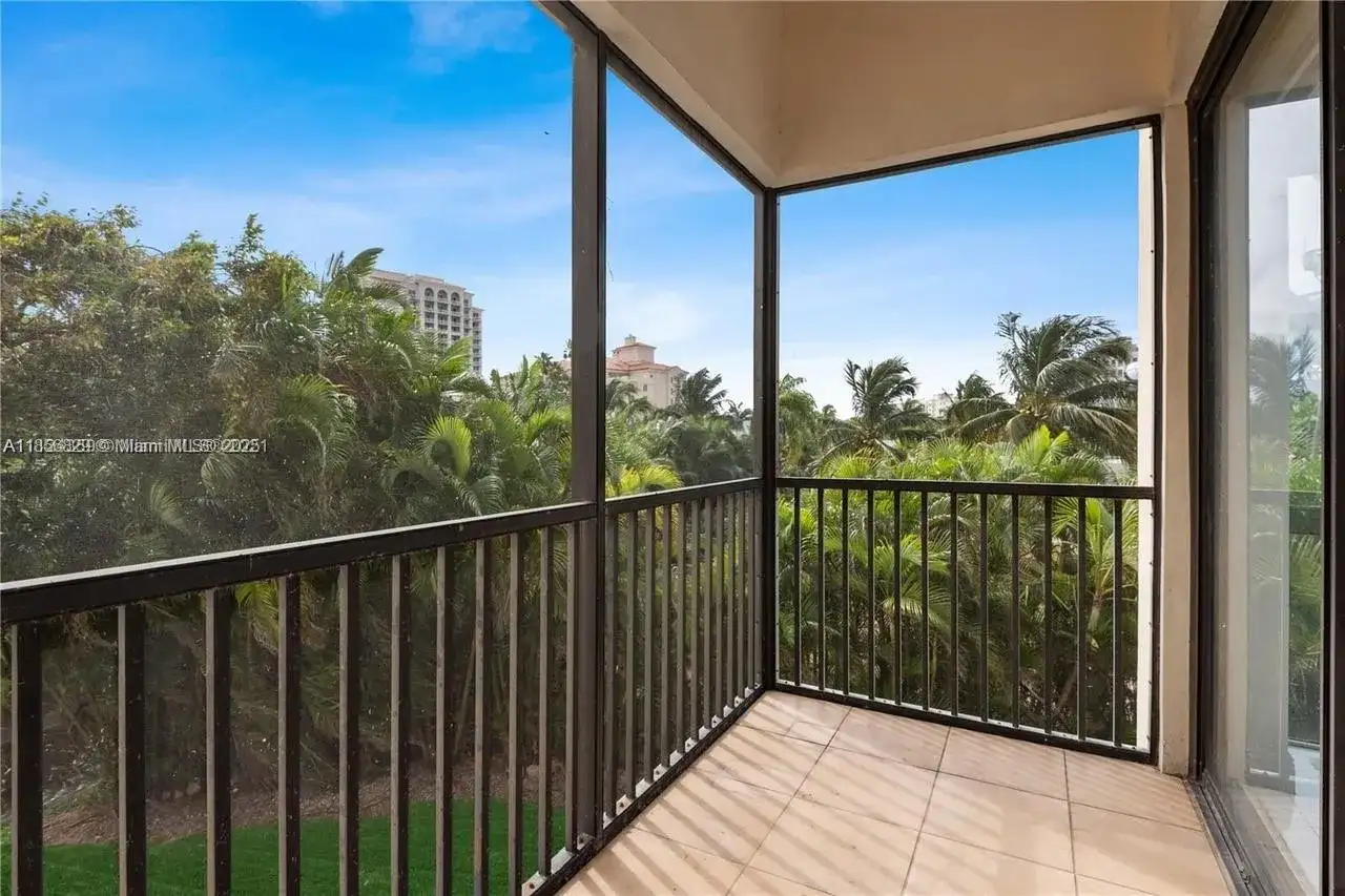 20335 W Country Club Dr # 209, Aventura FL 33180 photo 2